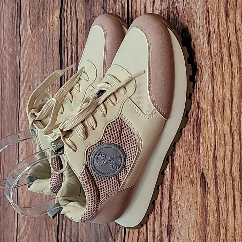 Sam & Libby Randal Cream and Tan Sneakers